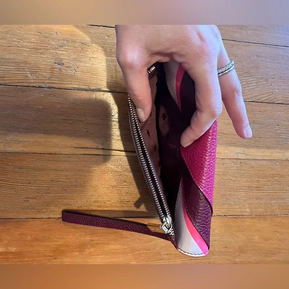 NWOT Kate Spade Kourtney Chevron Medium Clutch Wallet Wristlet - Picture 4 of 6